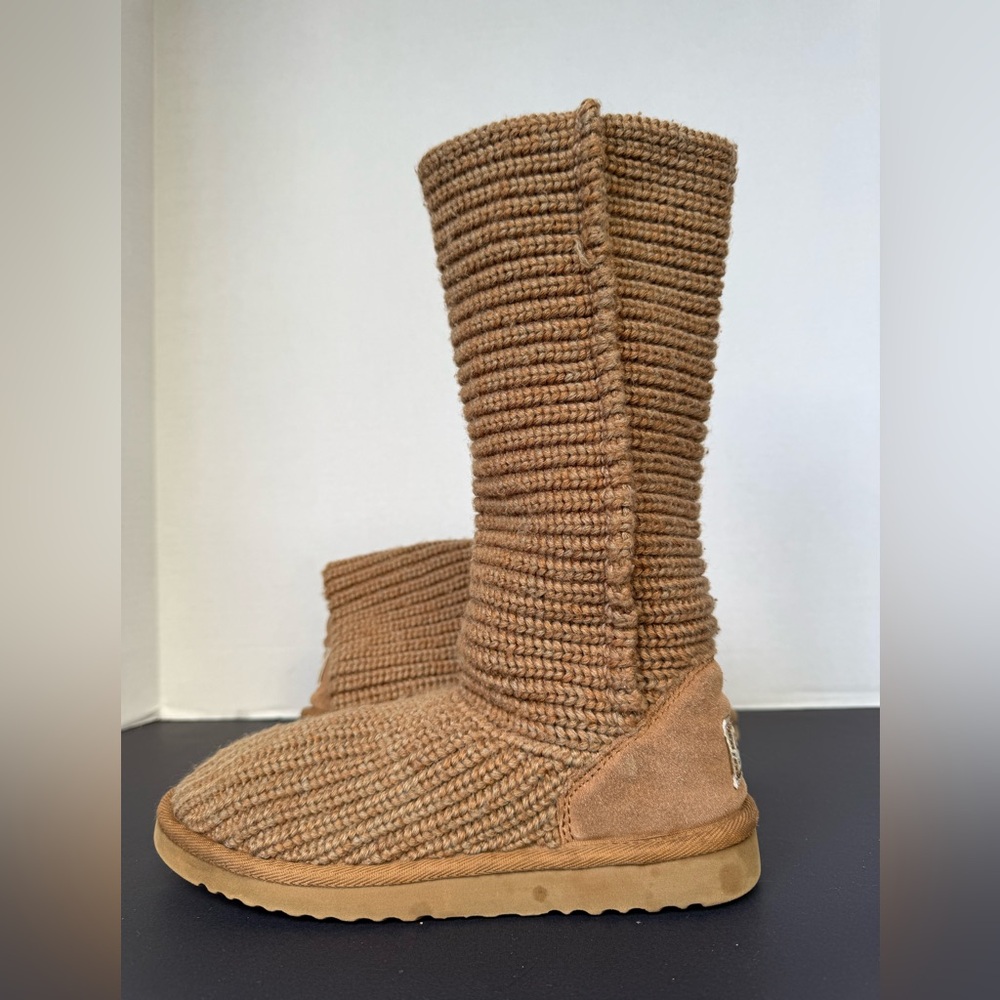 UGG Womens Size 6  Brown Suede Knitted Mid Calf Fashion Boots